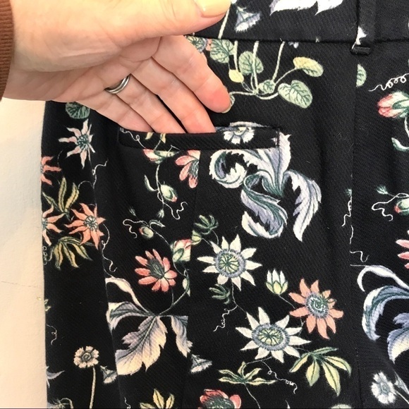 Ann Taylor Floral Print Devin Fit Crop Pants Sz 2 - Picture 4 of 8
